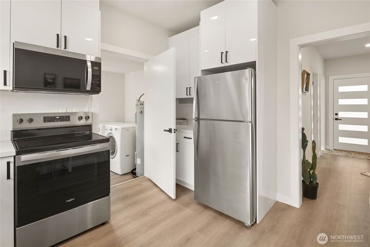 Property Photo:  1410  J Street  WA 98225 