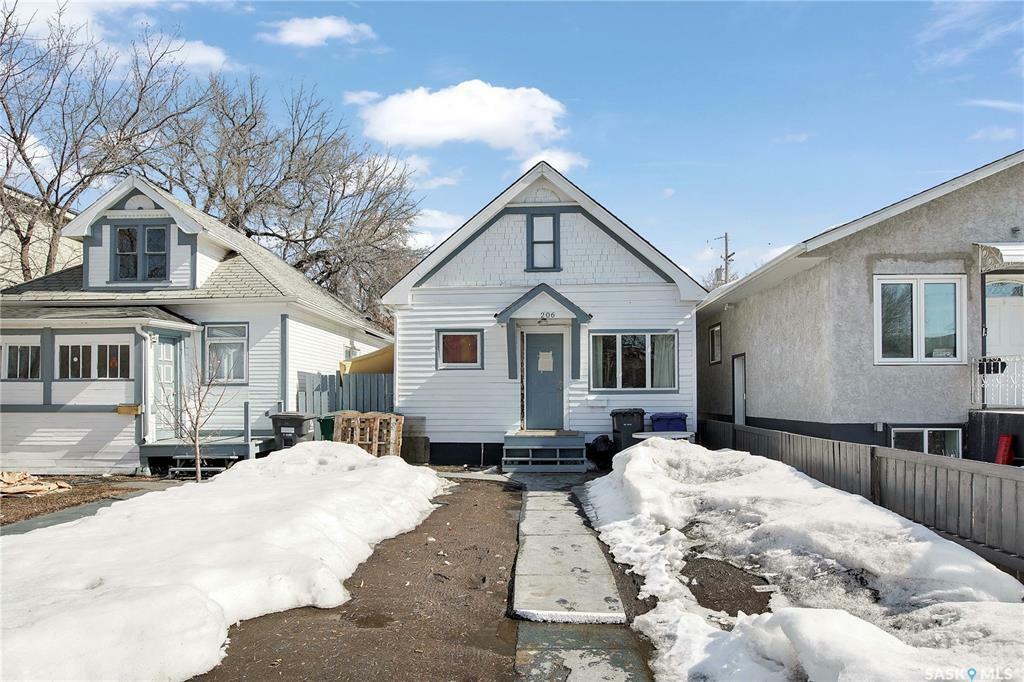 Photo de la propriété: 206 K Avenue S SK S7M 2C8