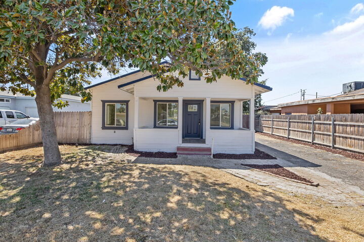 Property Photo:  659 S Pratt Street  CA 93274 