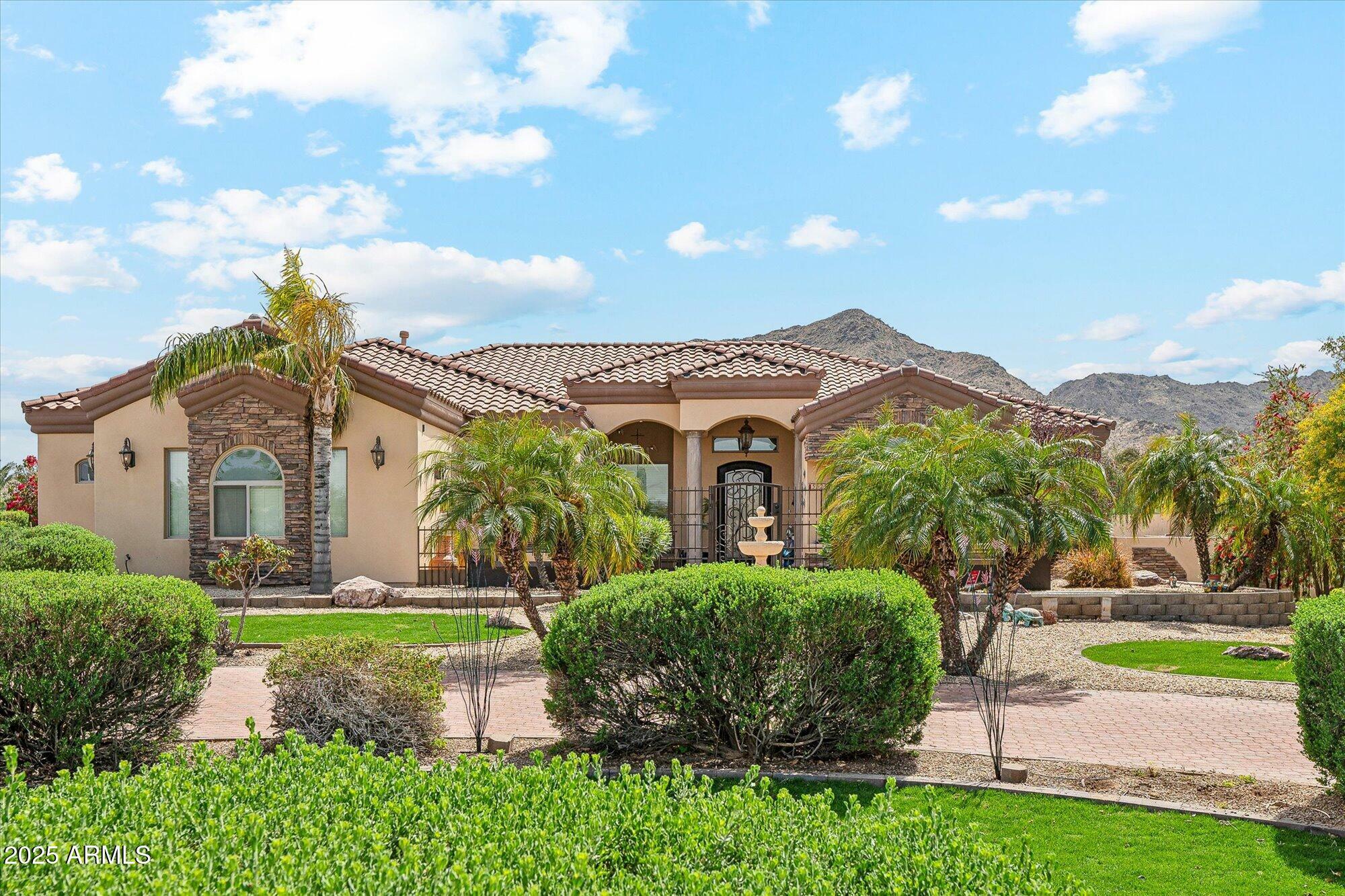 Property Photo: 5523 W Creekside Lane AZ 85144