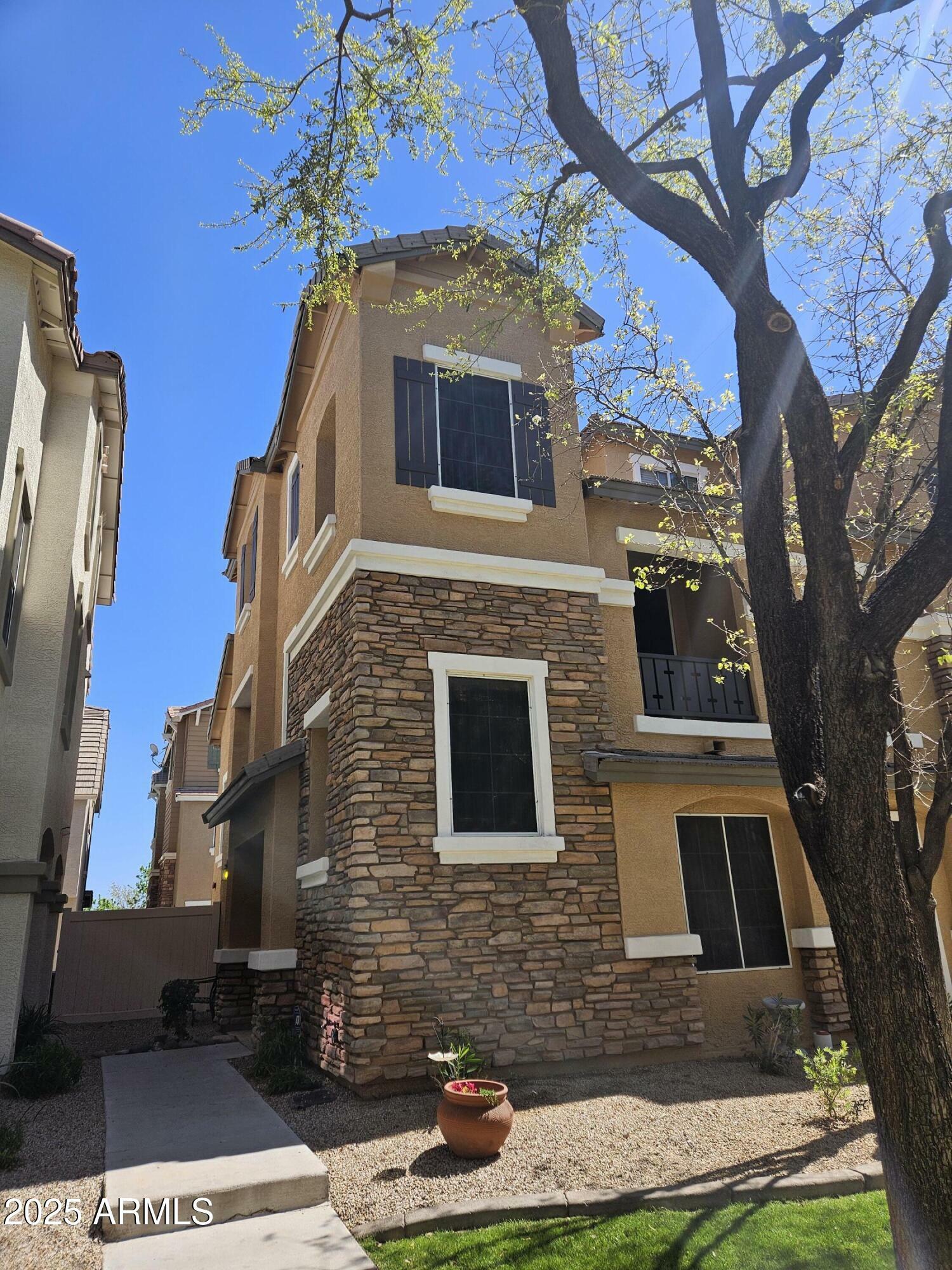 422 N Mahogany Court  Gilbert AZ 85233 photo