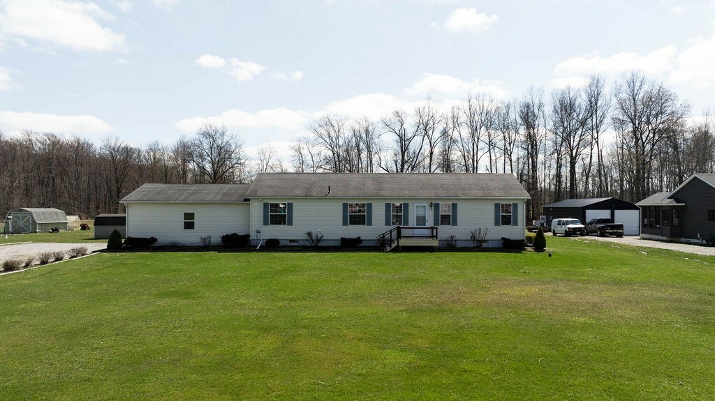 Property Photo: 341 Twp Rd 350 OH 44880