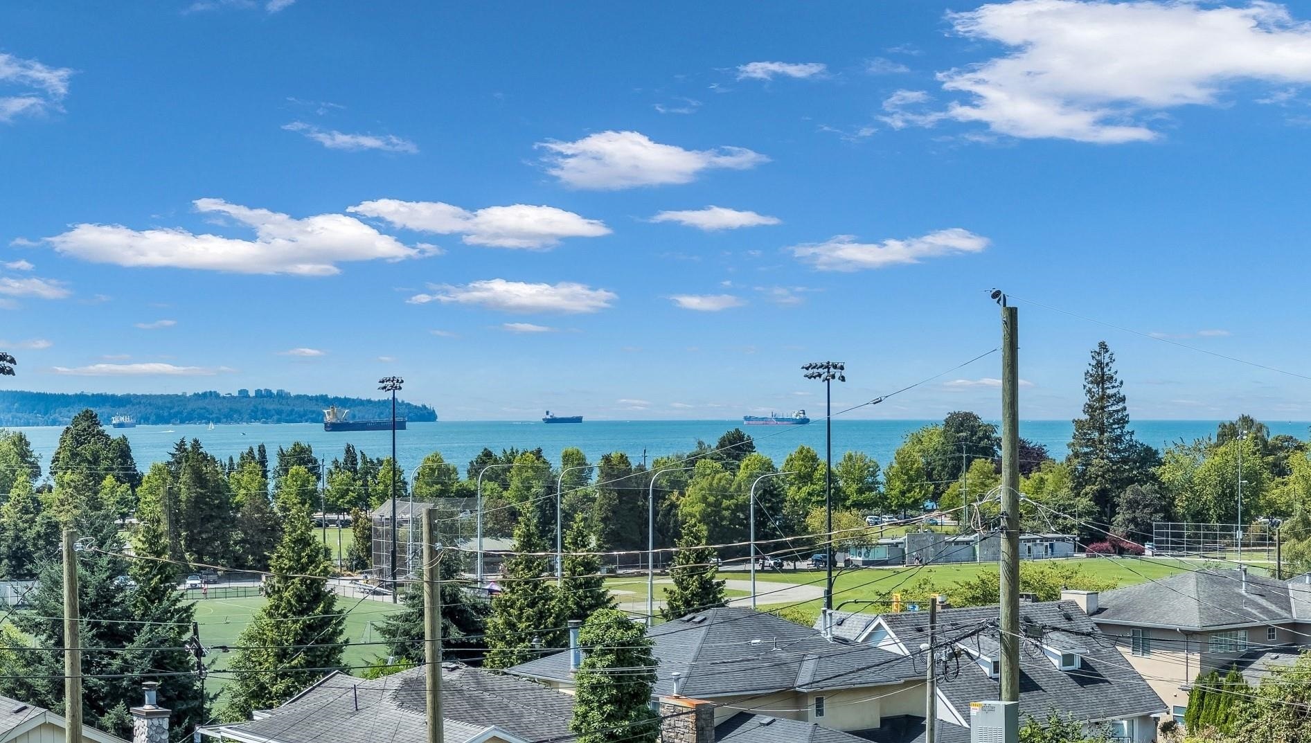 Property Photo: 1029 Esplanade Avenue BC V7T 1G2