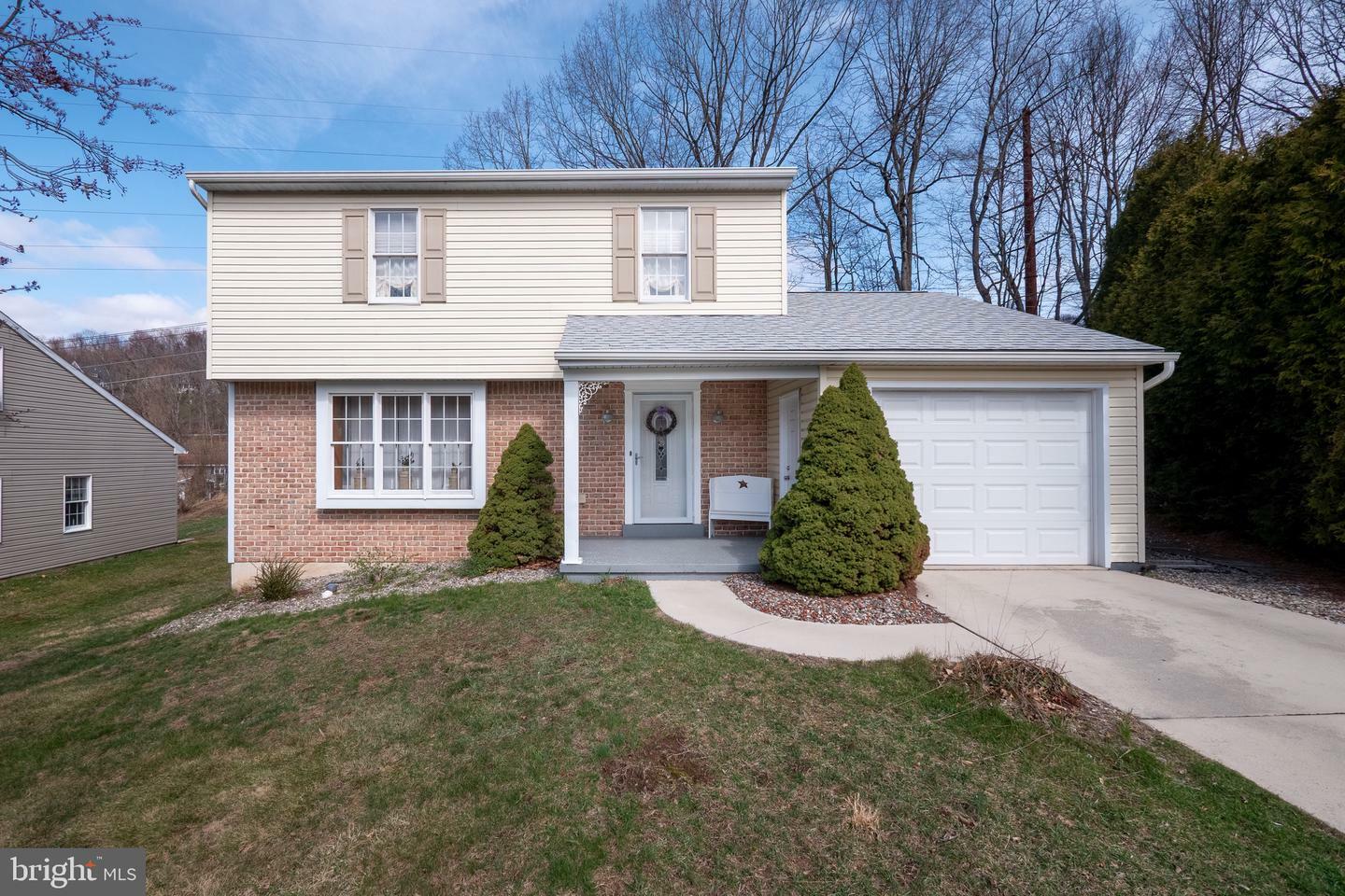 Property Photo: 2062 Yokewood Road PA 17901