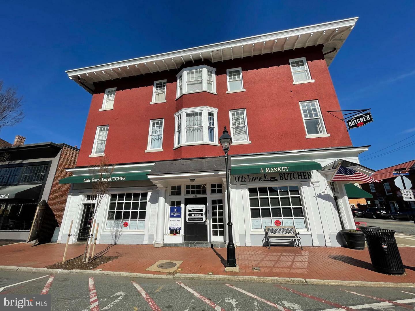Property Photo: 403 William Street 1 VA 22401