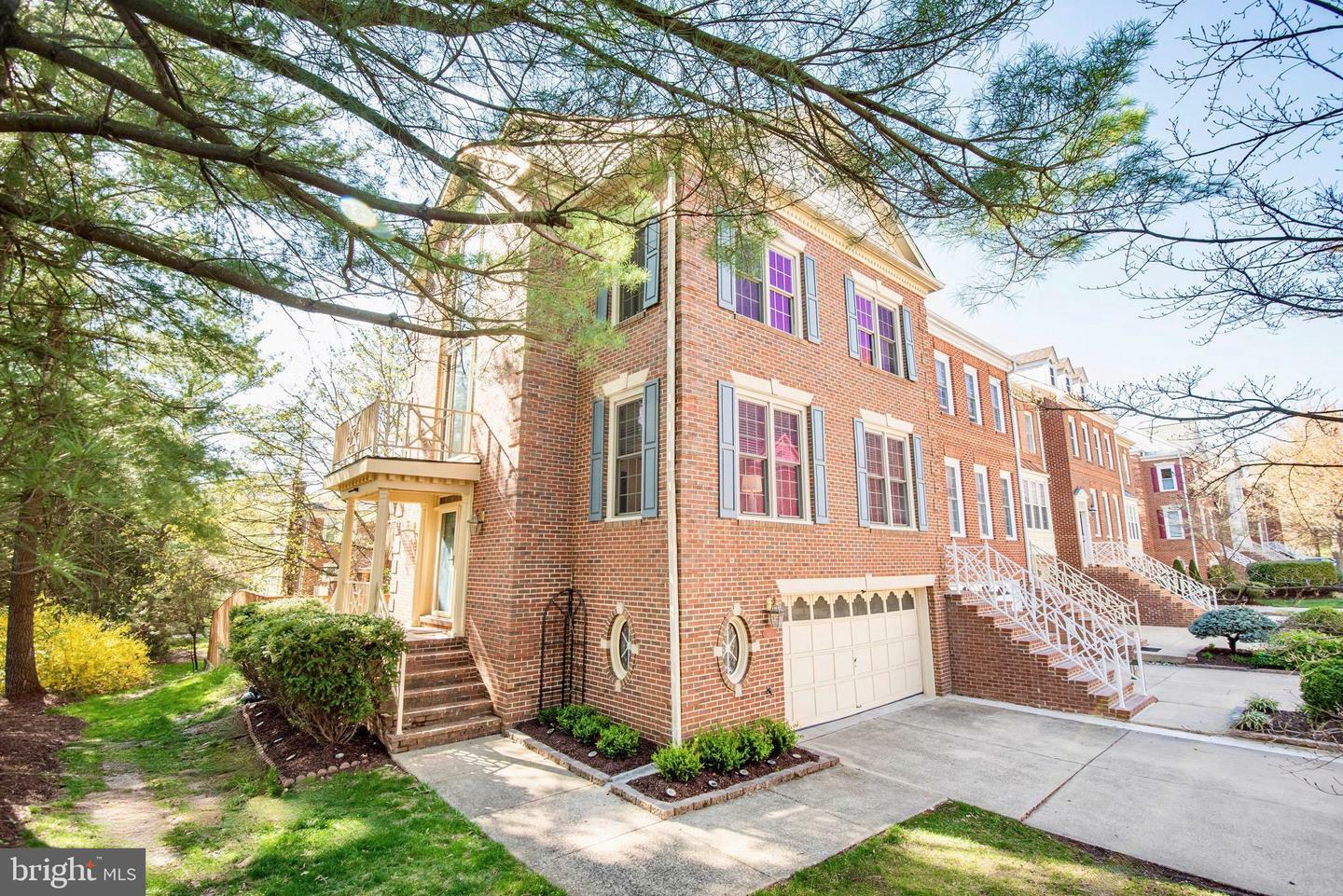 Property Photo: 9963 Foxborough Circle MD 20850