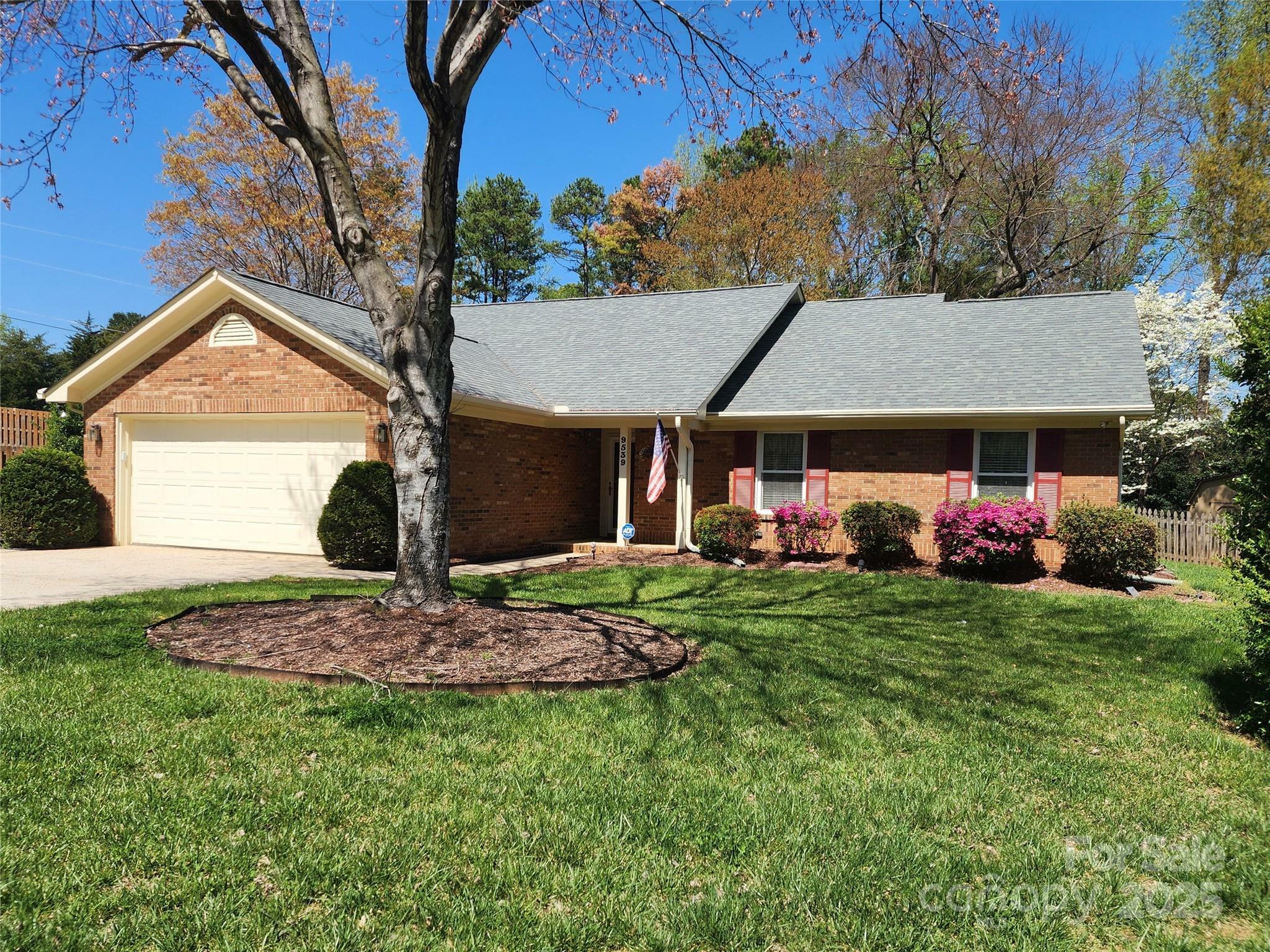 Property Photo: 9539 Errington Lane NC 28227