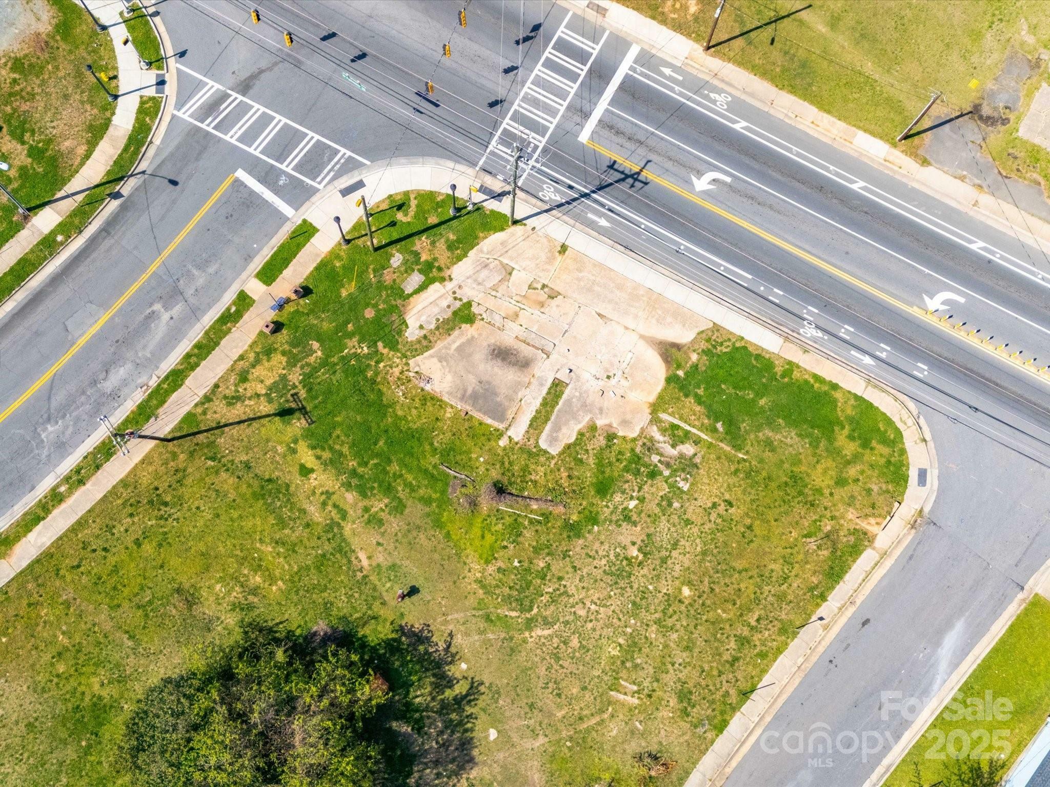 Property Photo: 1200 Parkwood Avenue NC 28205