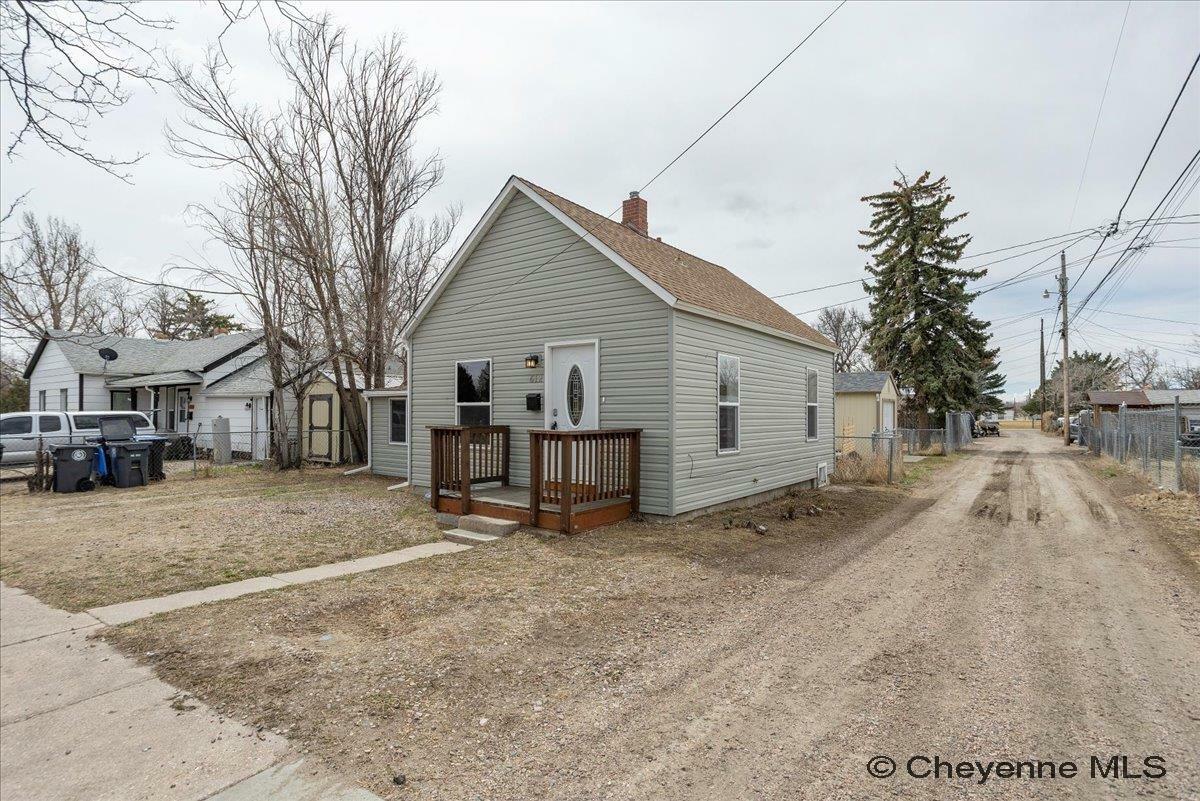 Property Photo: 612 House Ave WY 82007