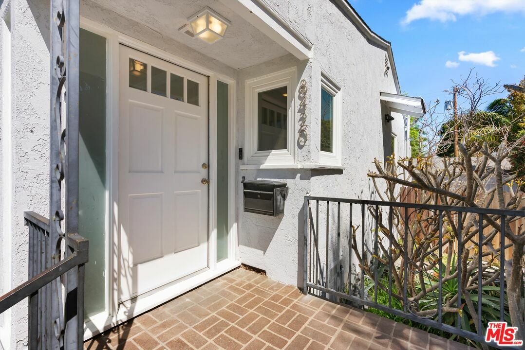 Property Photo: 8420 Bleriot Ave CA 90045