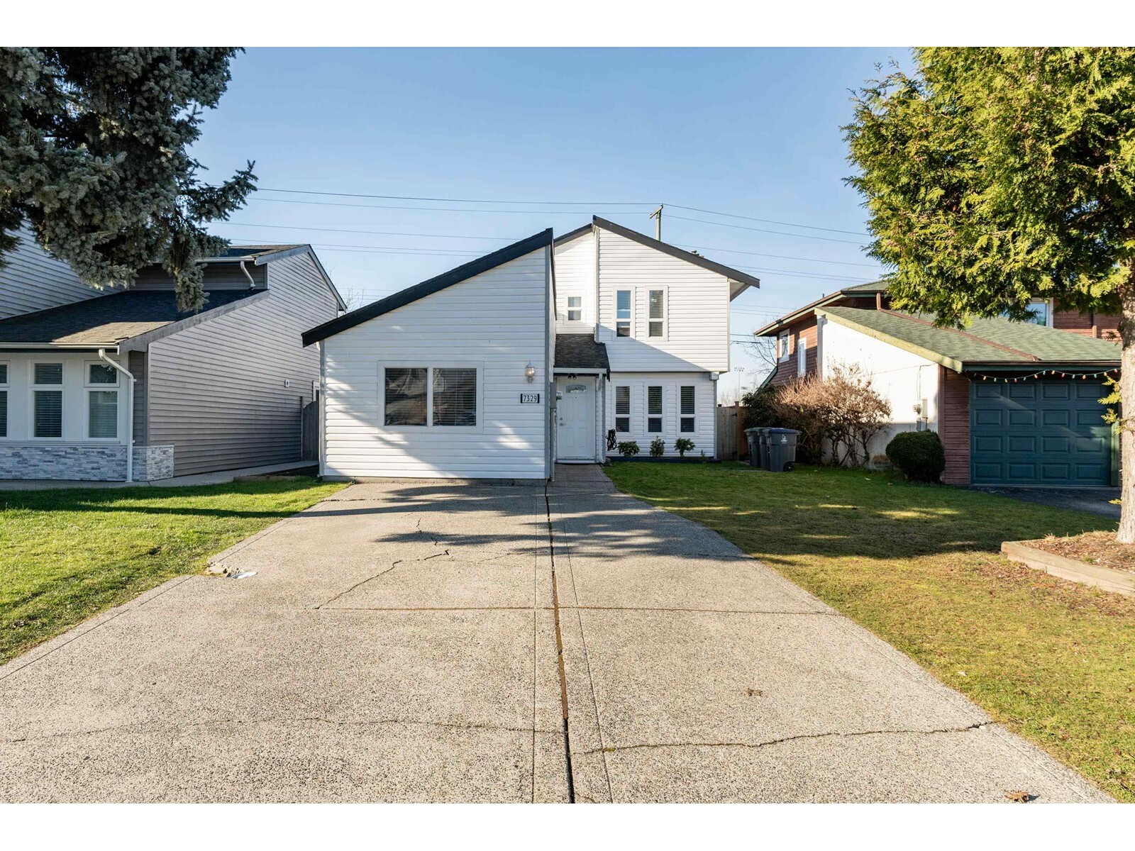 Photo de la propriété: 7329 Parkwood BC V3W 7L9