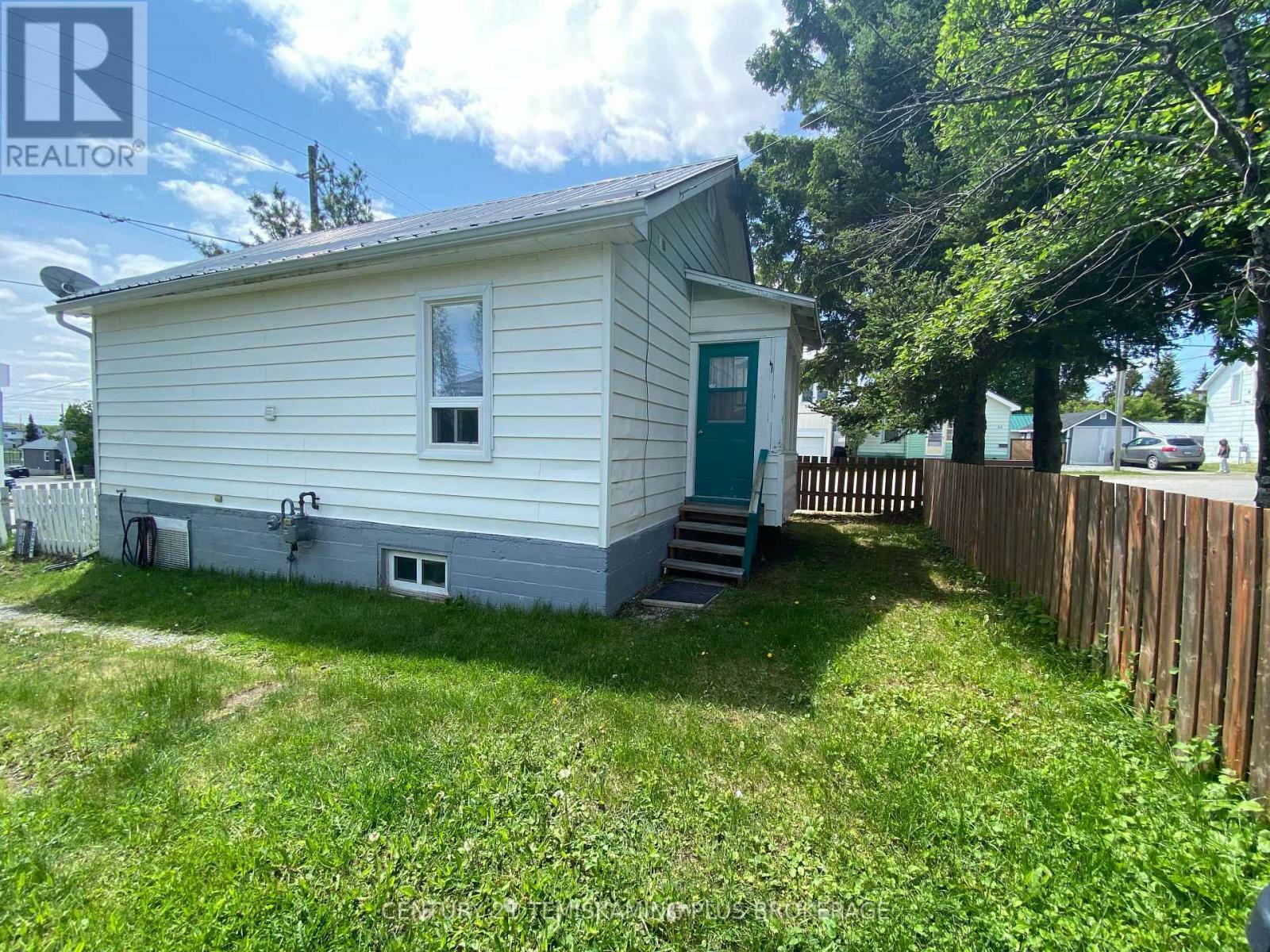 Photo de la propriété: 40 Taylor Avenue ON P2N 2L1