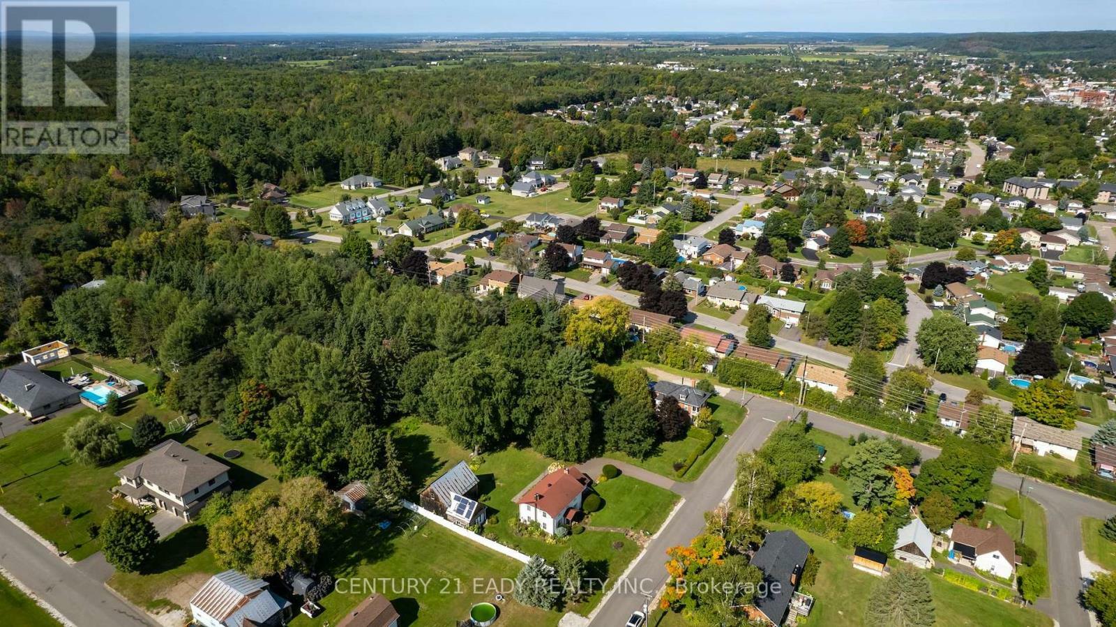 Photo de la propriété: 6 Nadobny Lane ON K7V 3Z9