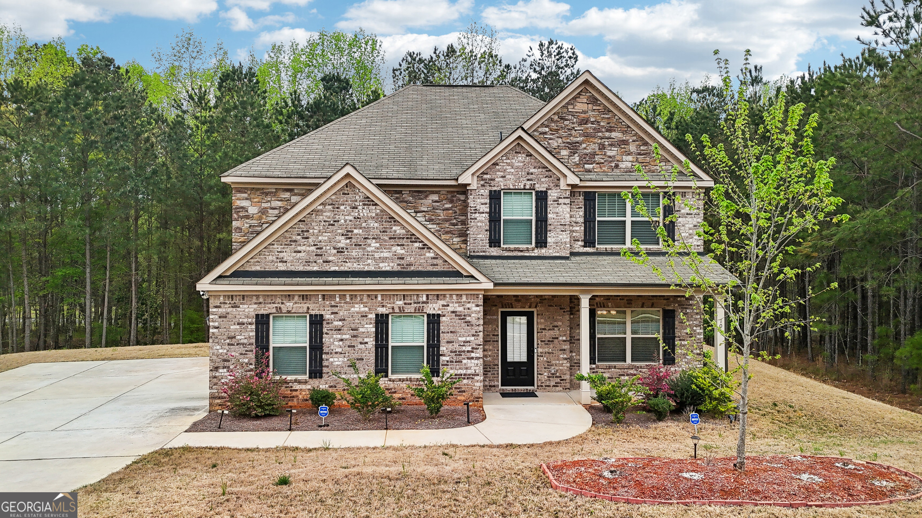 Property Photo: 104 Amelia Way GA 30294