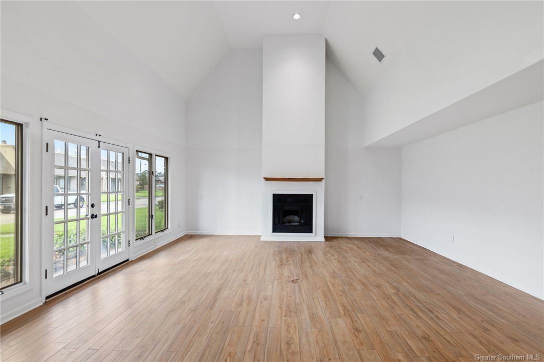 Property Photo: 690 Lakewood Drive LA 70605