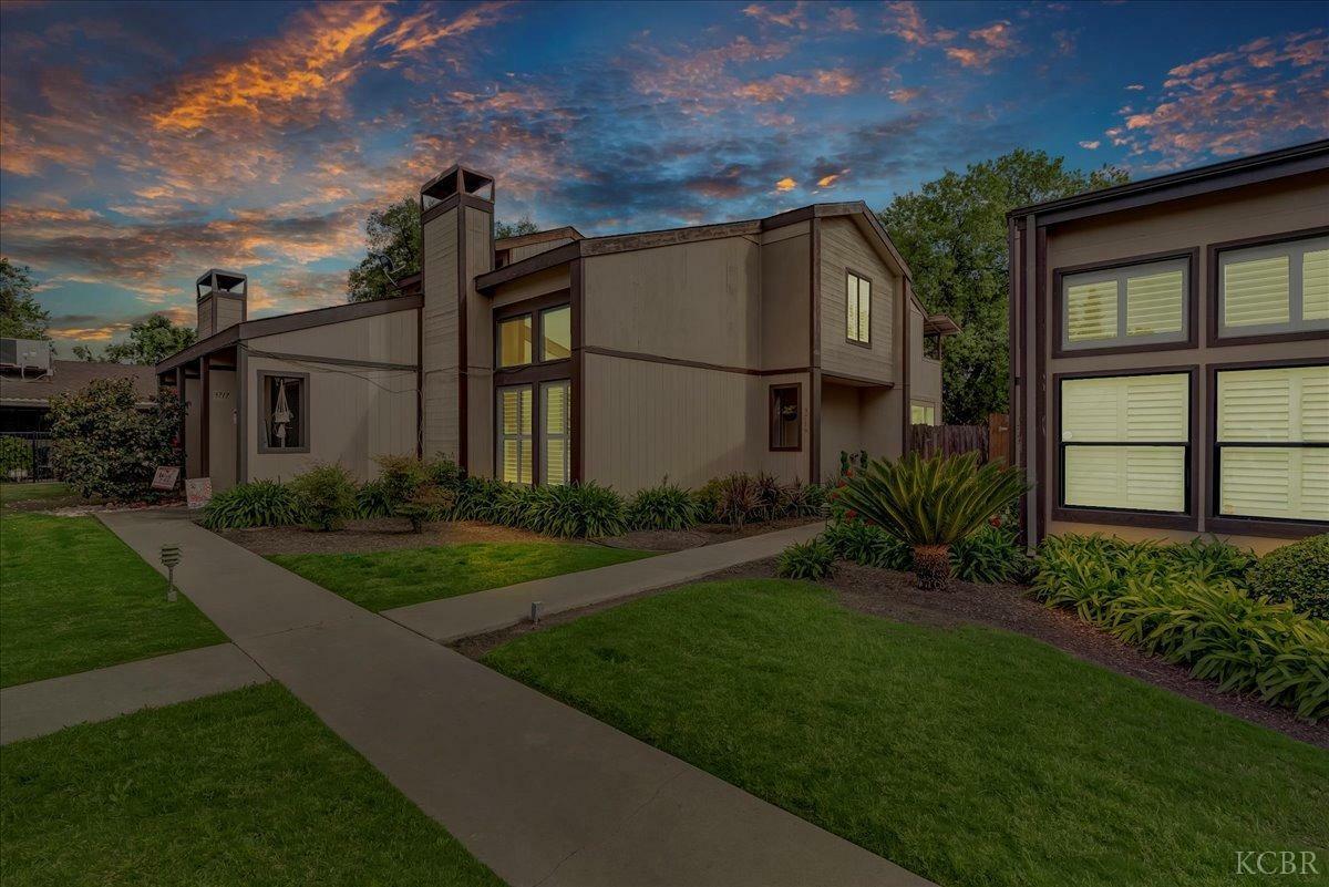 3719 W Hillsdale  Visalia CA 93291 photo