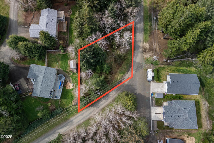 Property Photo: T/L 500 SE 14th St OR 97367