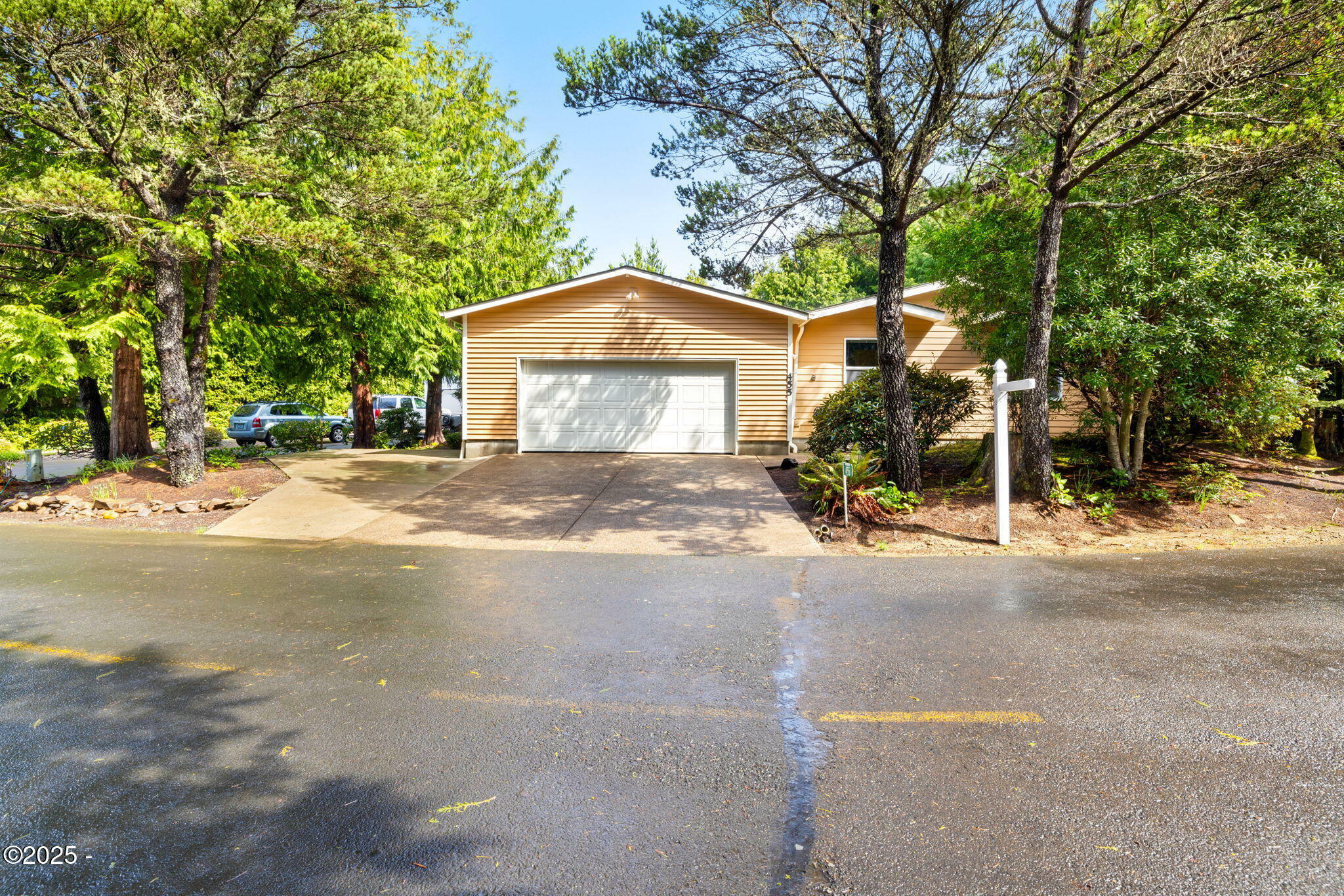 Property Photo:  455 Seagrove Loop  OR 97367 