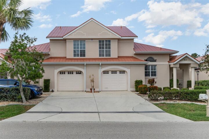 Property Photo: 814 Via Tripoli FL 33950