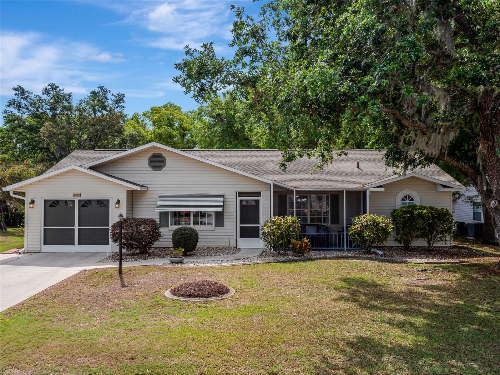 26053 Newcombe Circle  Leesburg FL 34748 photo