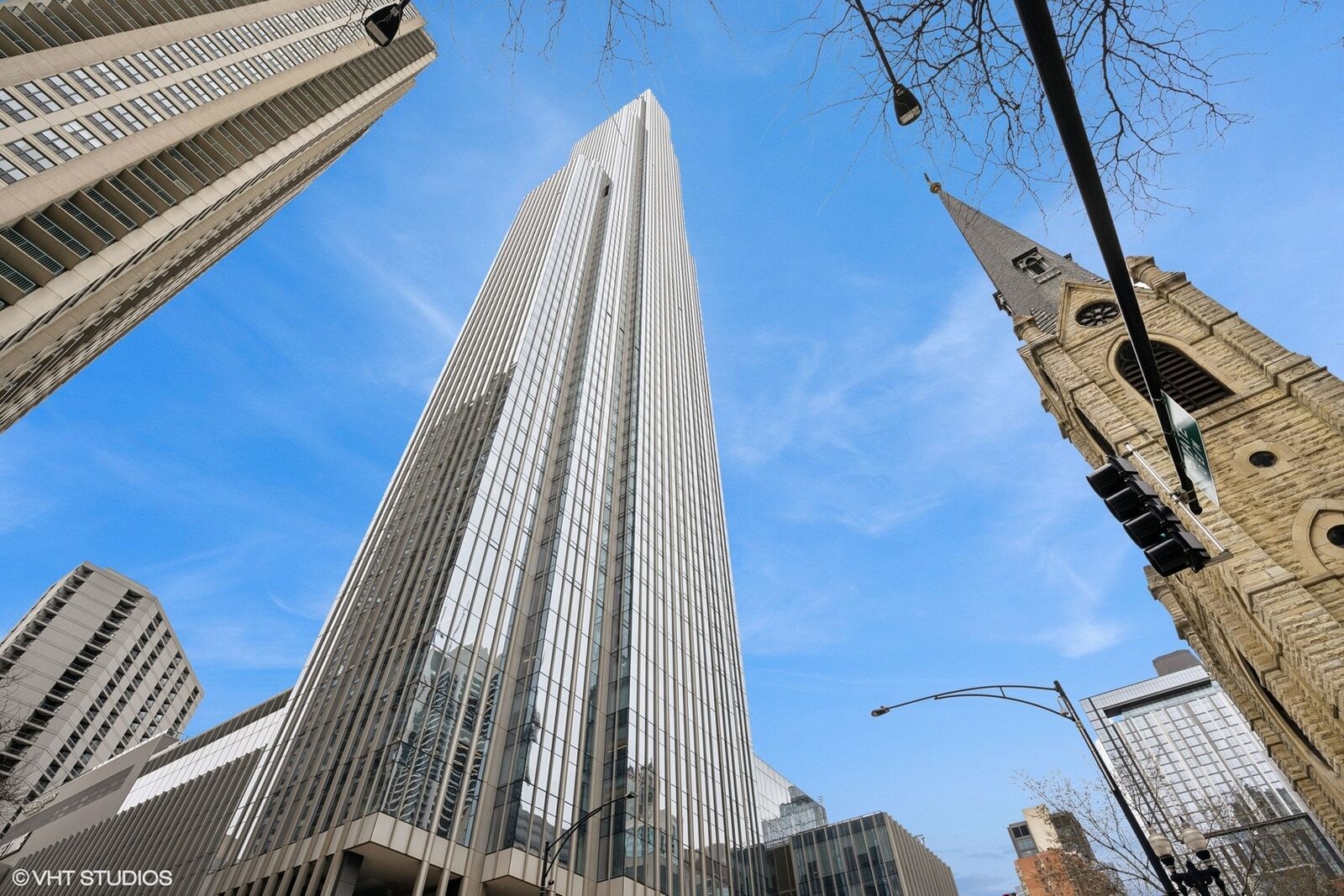 Property Photo:  14 W Superior Street 4403  IL 60654