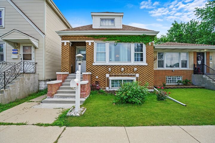 5753 W 64th Place  Chicago IL 60638 photo