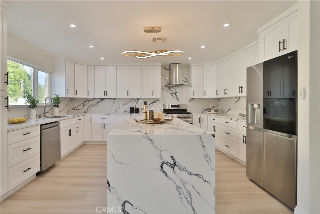 Property Photo: 22133 Victory Boulevard CA 91303