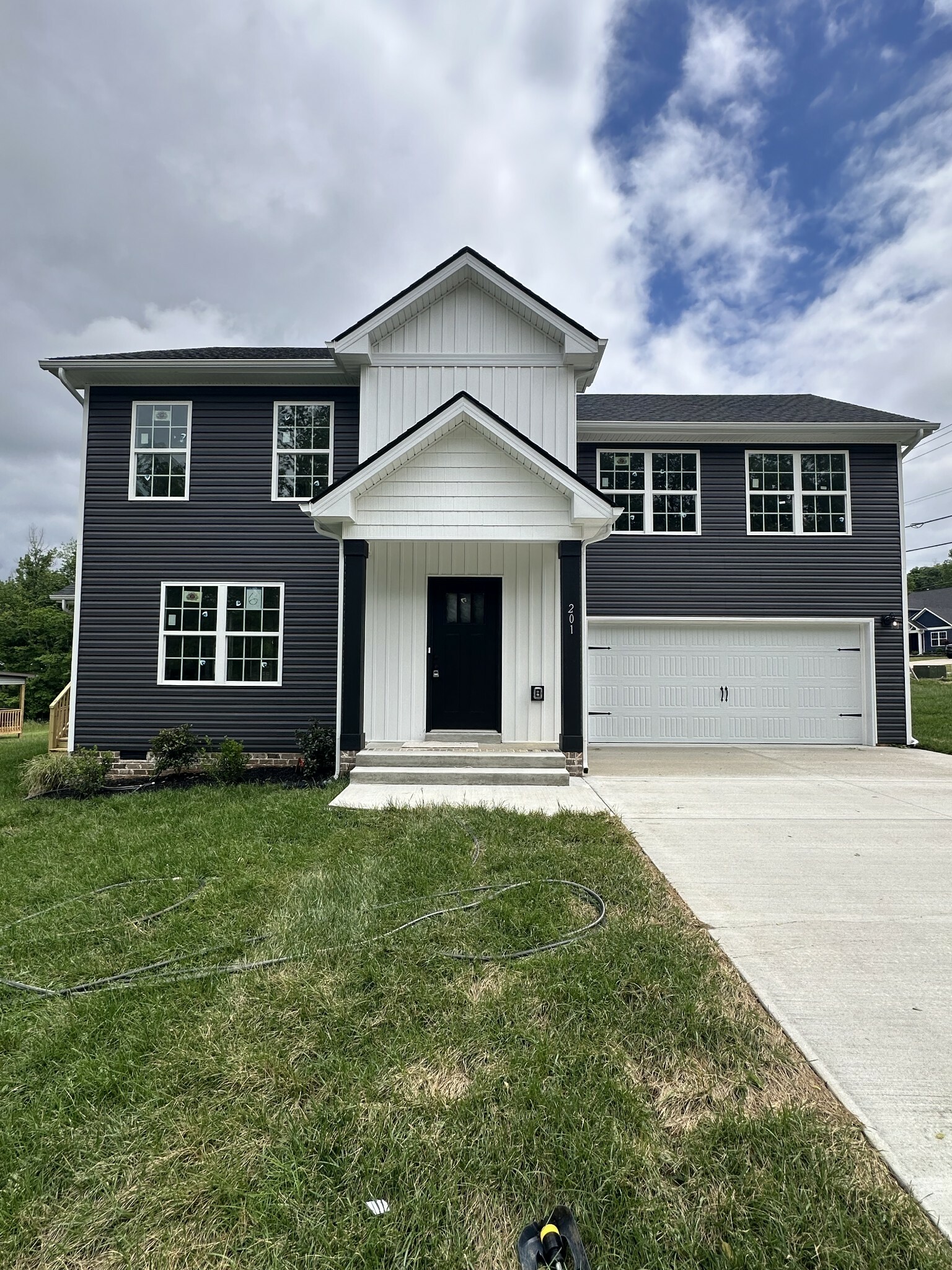 Property Photo: 201 Wade Hampton Ln TN 37040