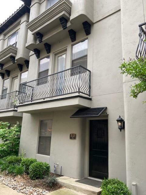 Property Photo: 3118 Ross Avenue 5 TX 75204