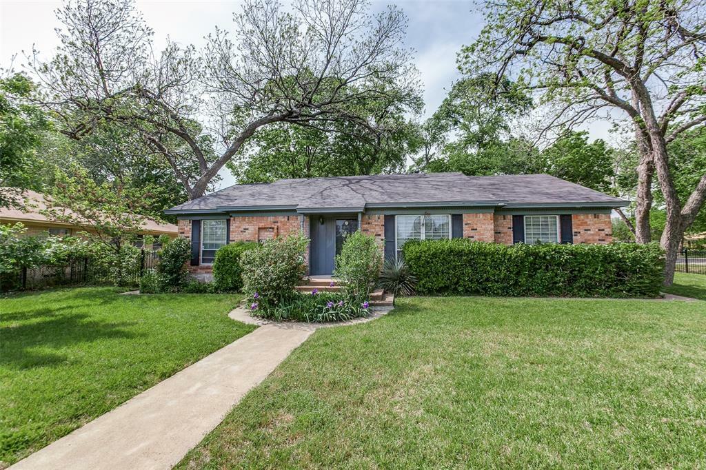 Property Photo: 9551 E Lake Highlands Drive TX 75218