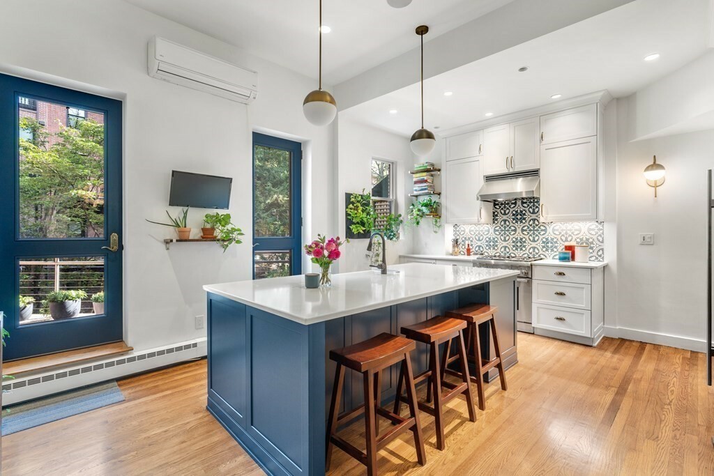 Property Photo:  25 Milford St 1  MA 02118 