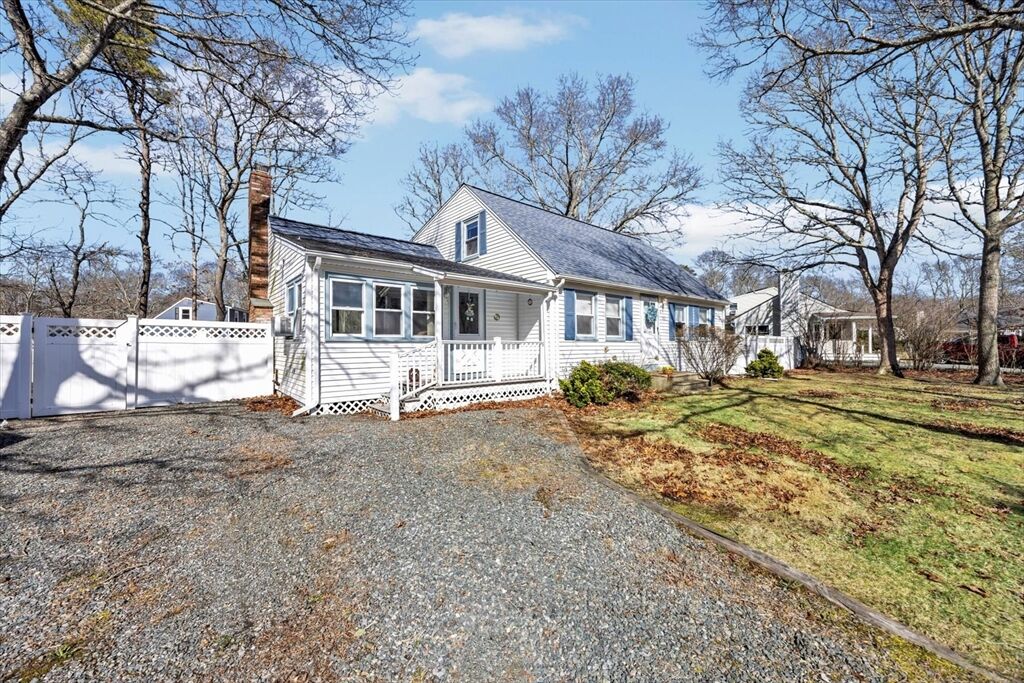 Property Photo:  6 Fordham Cir  MA 02536 