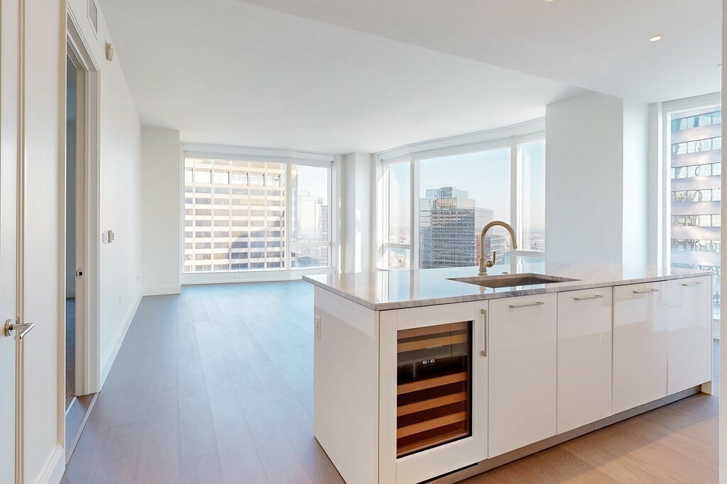 Property Photo:  240 Devonshire Street 4312  MA 02110 