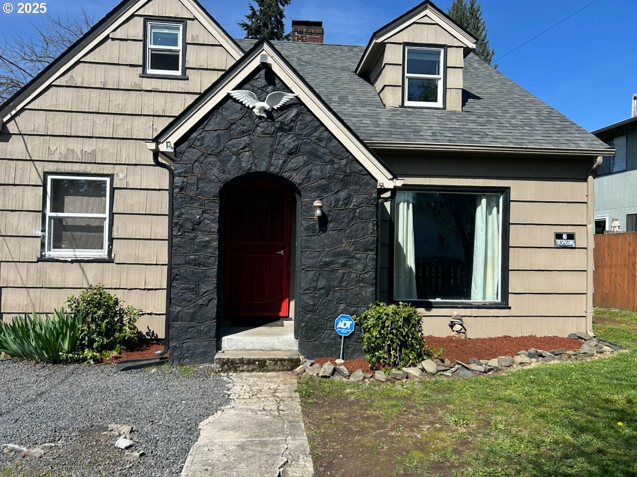 Property Photo: 1910 E 33rd St WA 98663