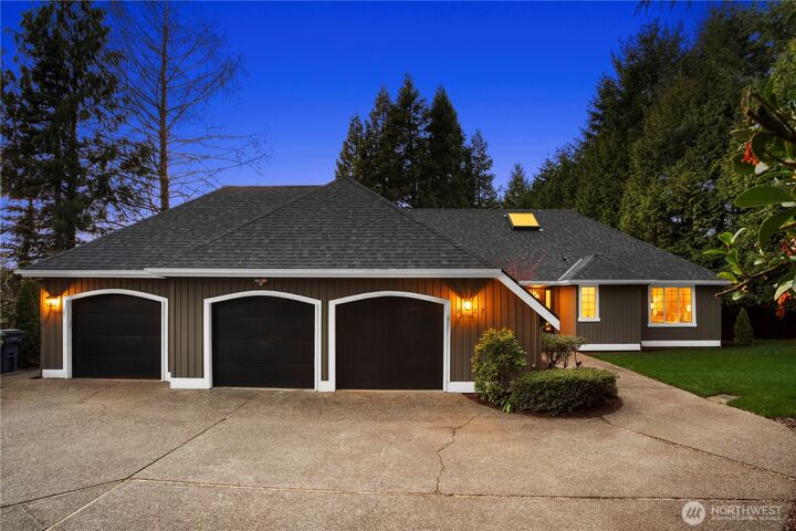 8517  136th Avenue SE  Newcastle WA 98059 photo