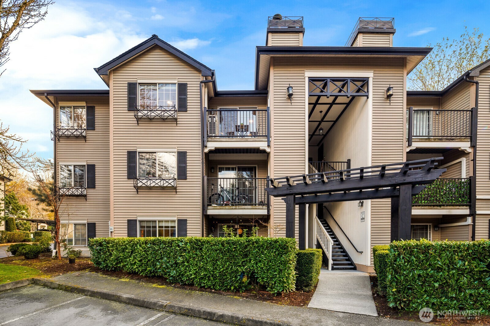 Property Photo: 221 9th Street C301 WA 98033