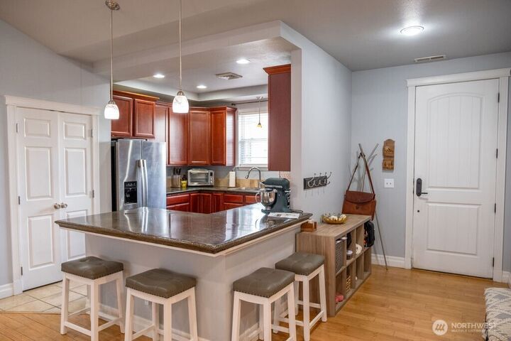 Property Photo:  215 SE California Avenue  WA 99324 