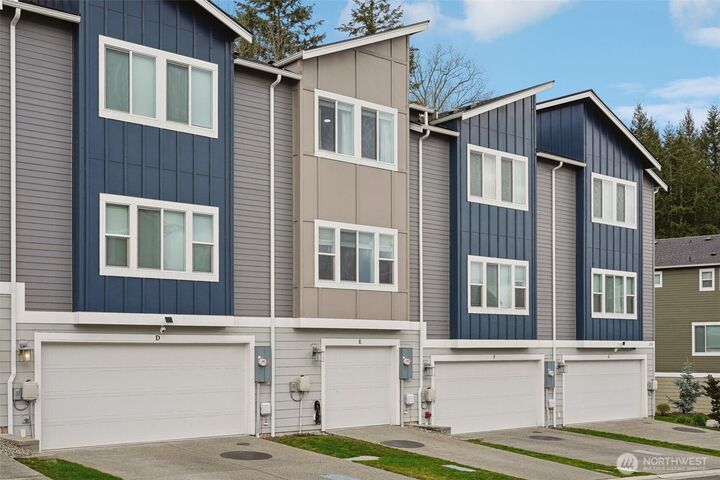 Property Photo: 17531 110th Avenue E WA 98374