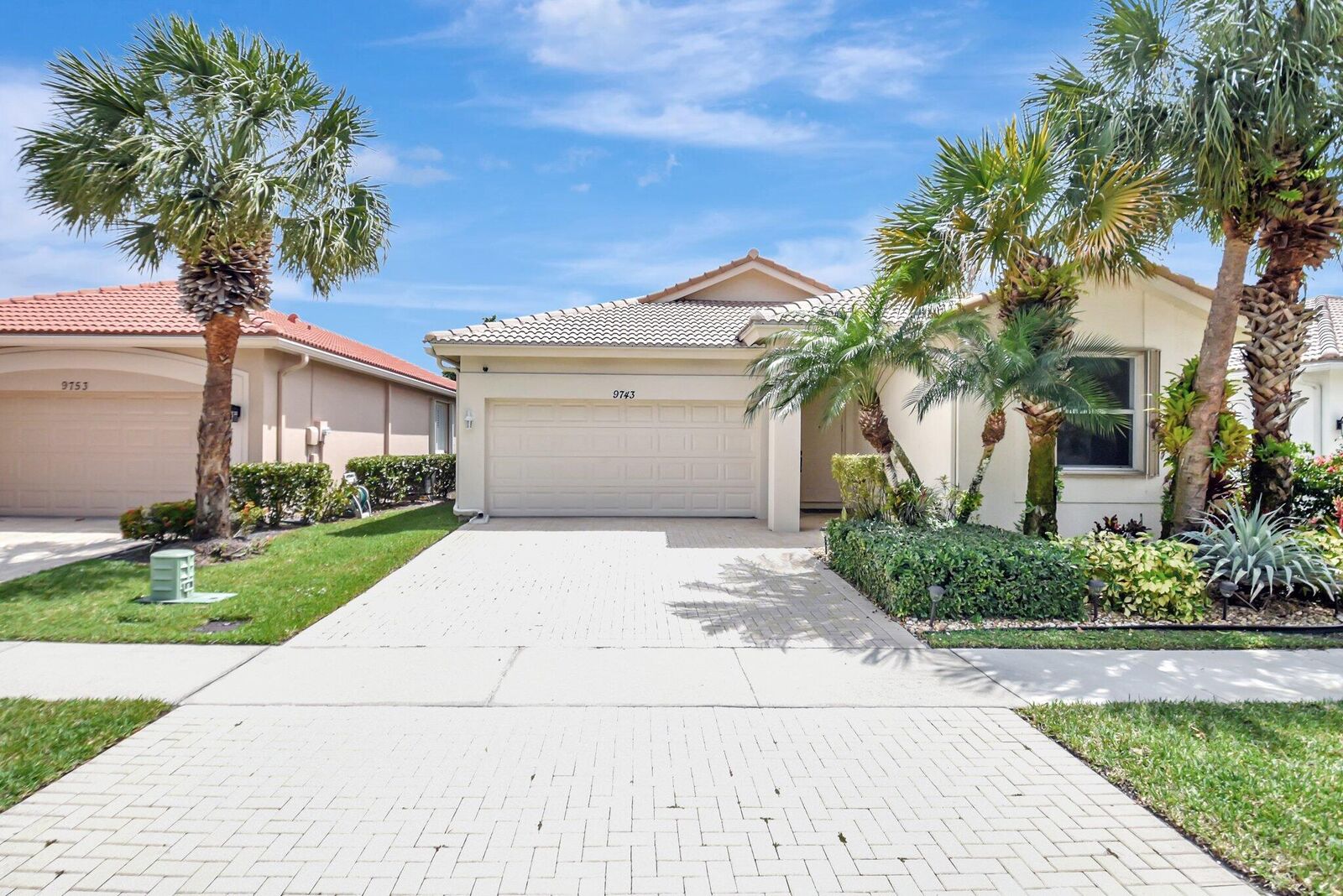 Property Photo:  9743 Sandpiper Lane  FL 33411 