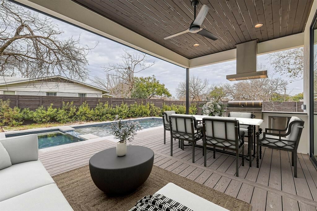 Property Photo: 5810 Fairlane Drive TX 78757
