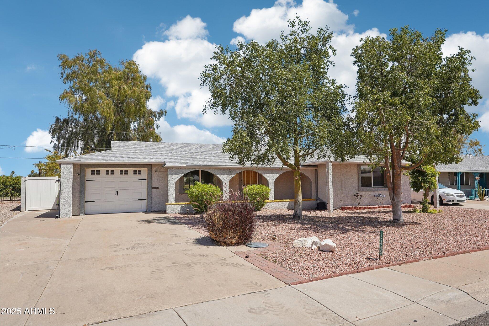 Property Photo: 12445 N Cherry Hills Drive E AZ 85351