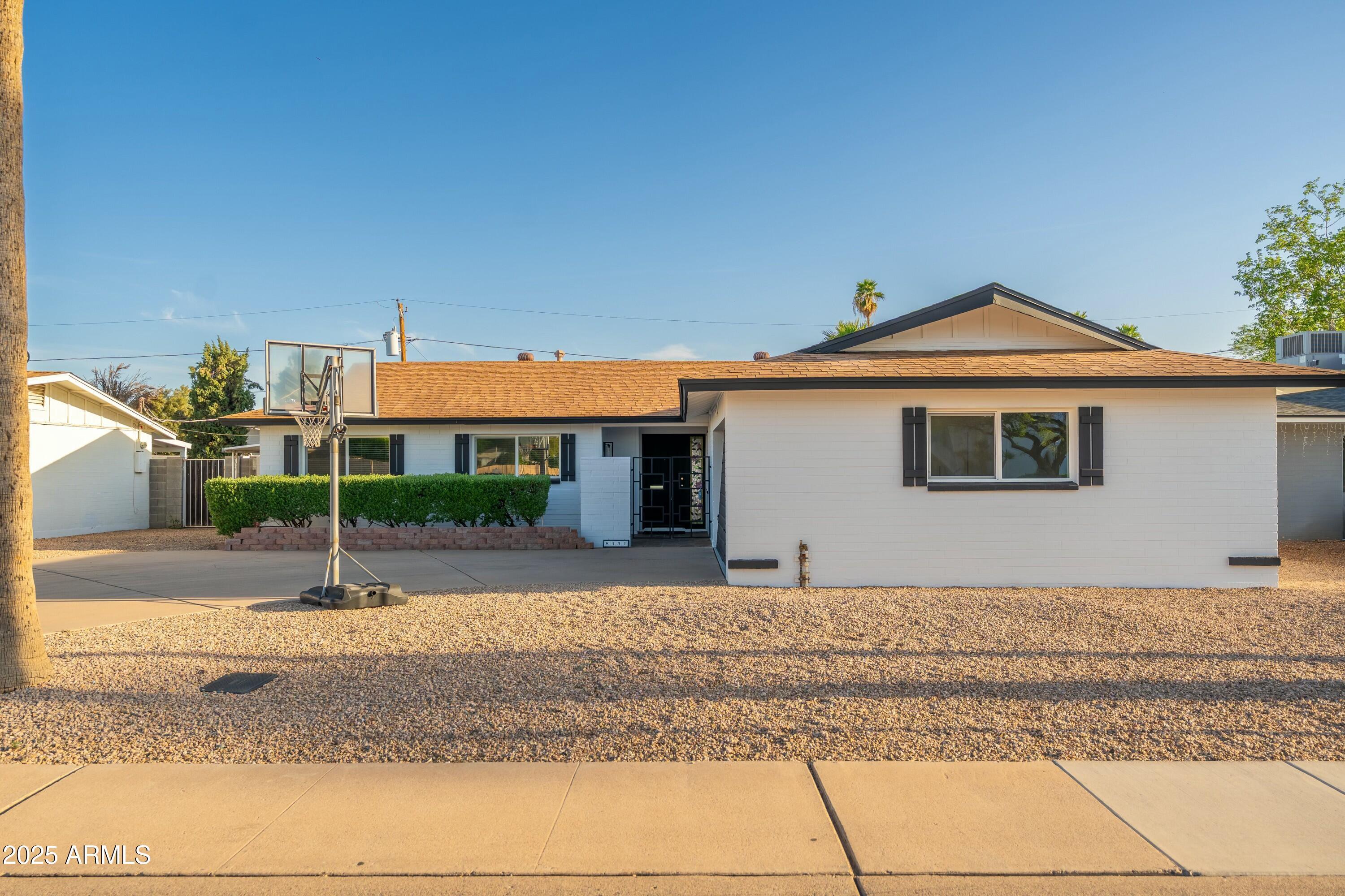 Property Photo: 8431 E Rose Lane AZ 85250
