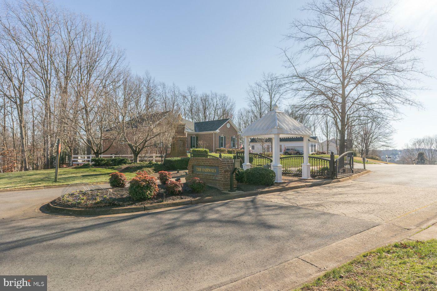 Property Photo: 3714 Fairways Court VA 22408