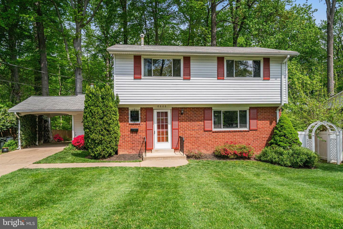 Property Photo: 8608 London Court VA 22151