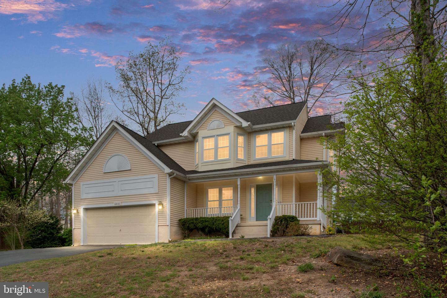 Property Photo: 5021 Queensbury Circle VA 22408