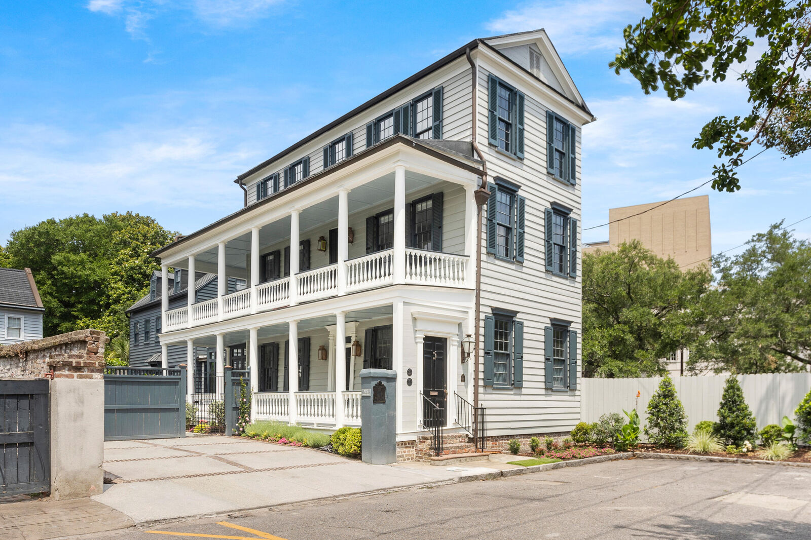 Property Photo:  5 &Amp 5 1/2 Alexander Street  SC 29401 