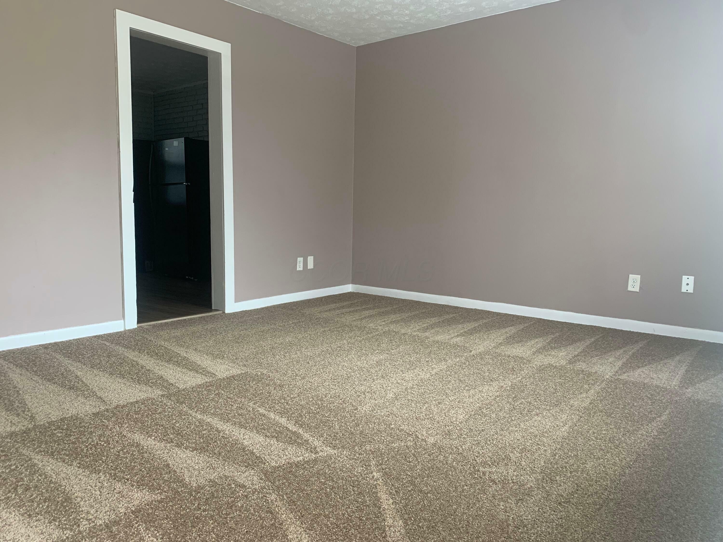 Property Photo: 3364 Arnsby Road OH 43232