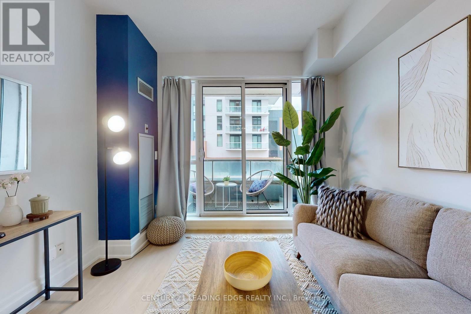 Property Photo: 1 Upper Duke Crescent 206 ON L6G 0B6