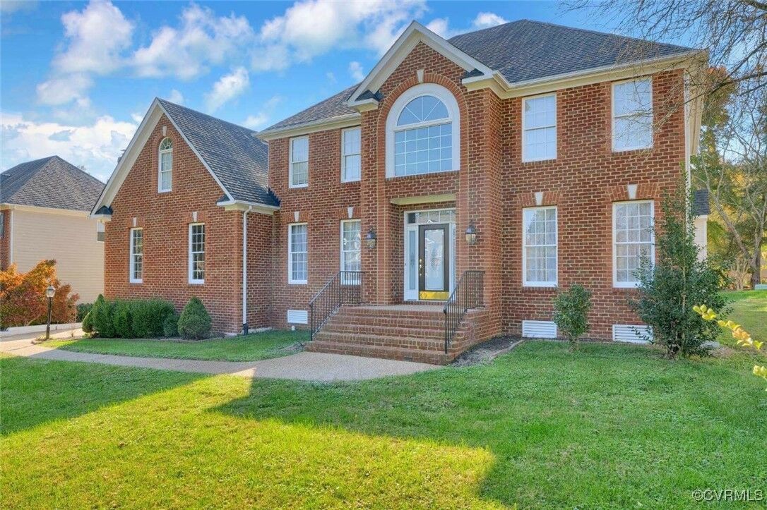 Property Photo: 2425 Sterlingwood Trace VA 23233