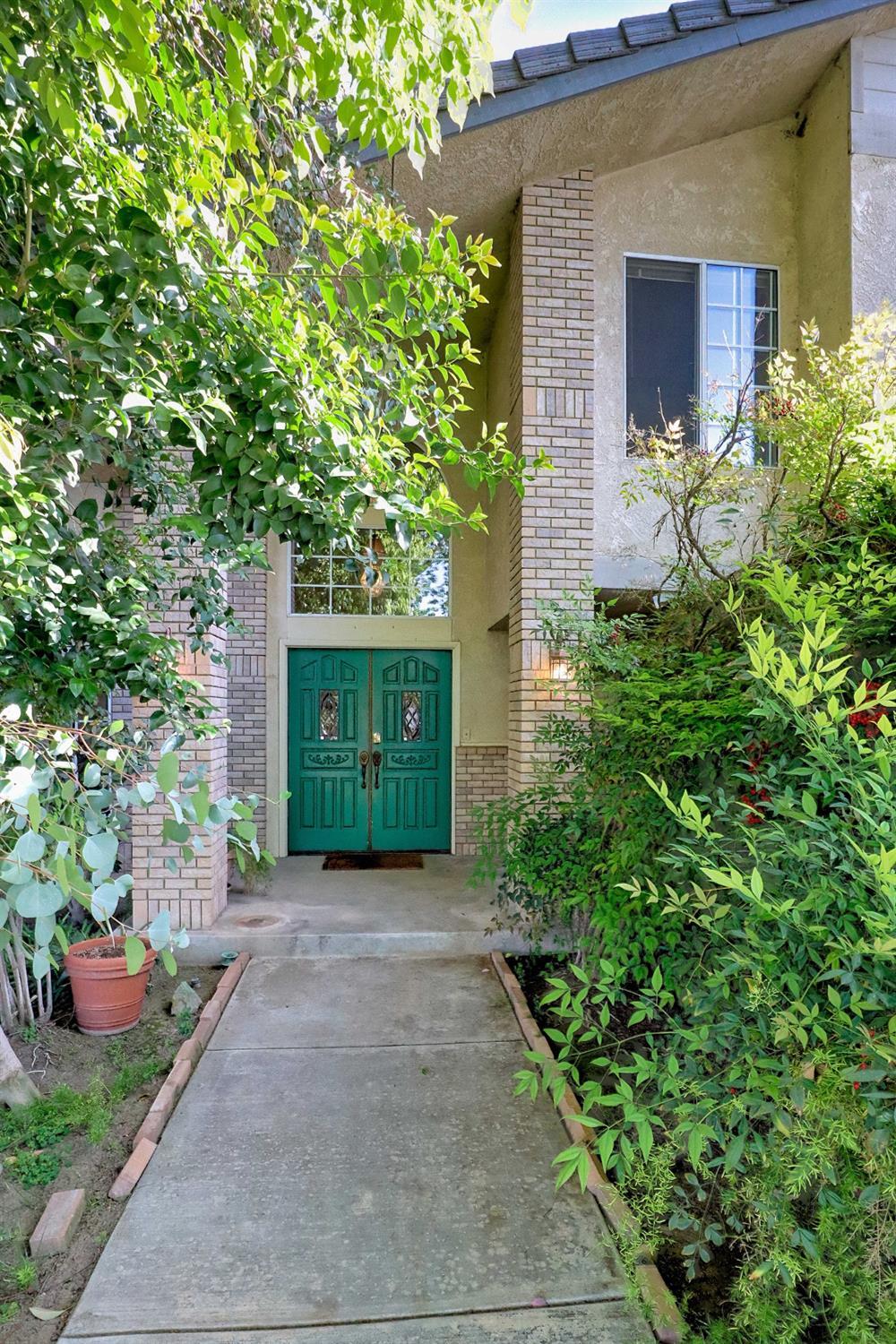 Property Photo: 13801 Laverton Avenue CA 93314